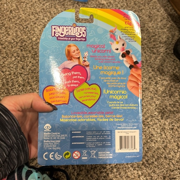 Toys r us fingerling toy baby unicorn nip - Picture 3 of 3